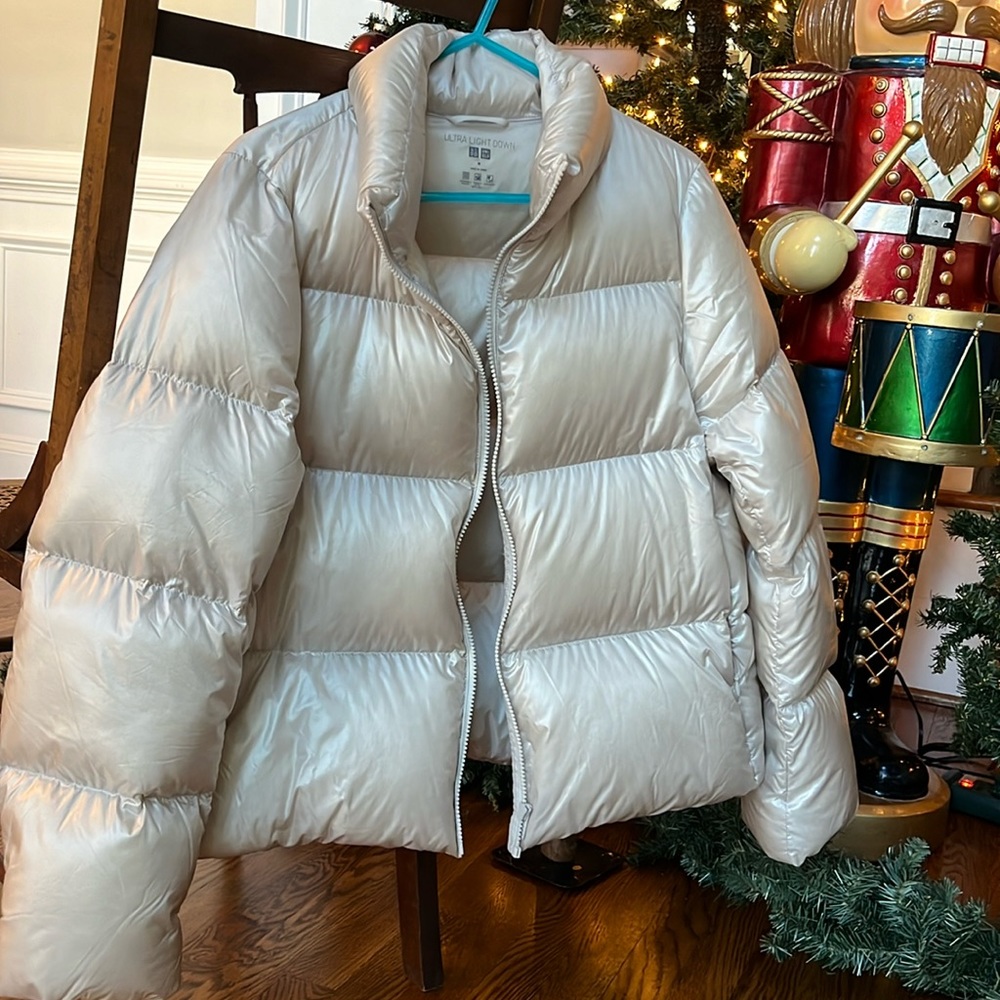 Uniqlo ultra light down puffer! EUC